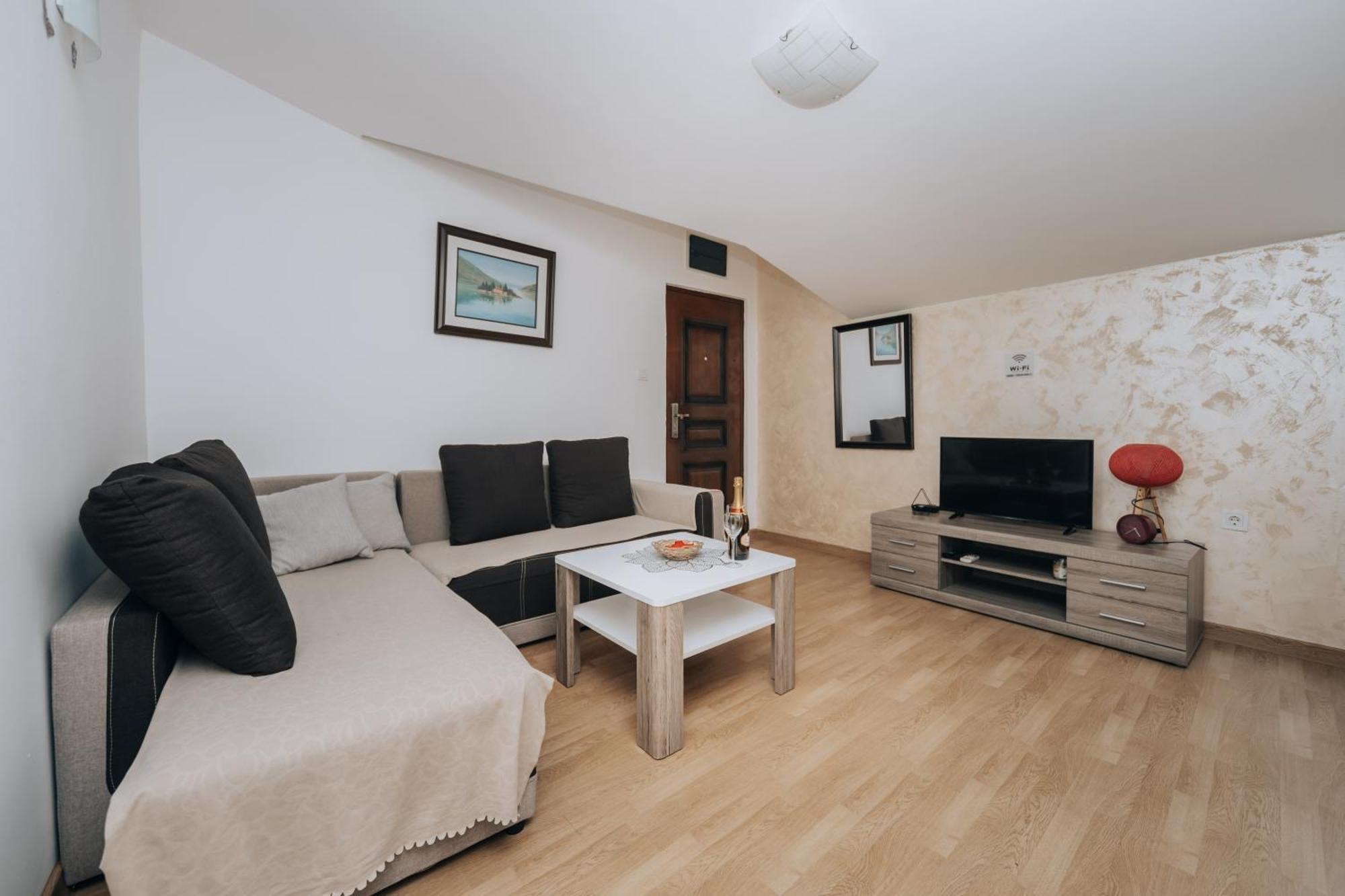 Paradise Bay Apartments Kotor Luaran gambar