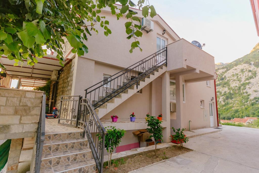 Paradise Bay Apartments Kotor Luaran gambar